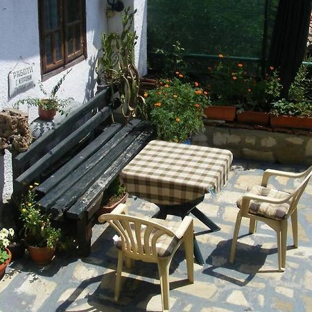 Authentic Guest Stay In The Heart Of Veliko Tarnovo Студио С Изглед Към Царевец Bagian luar foto