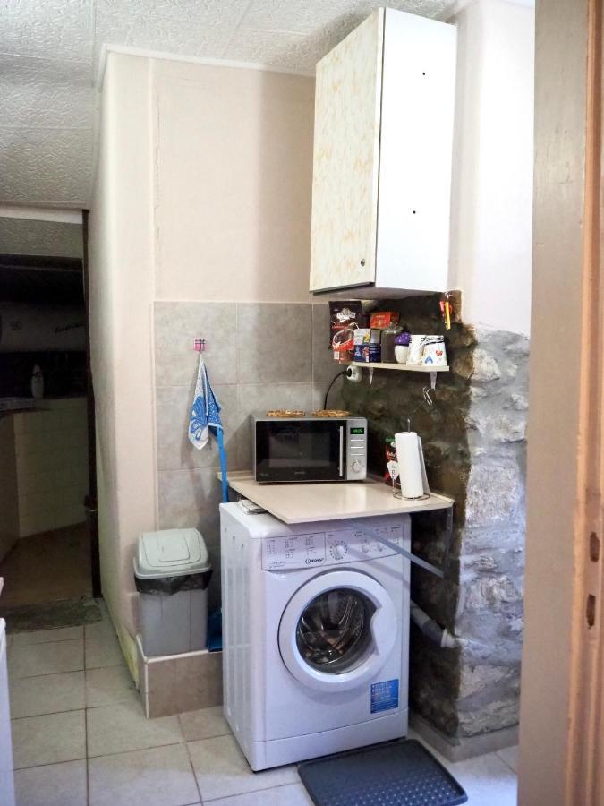 Authentic Guest Stay In The Heart Of Veliko Tarnovo Студио С Изглед Към Царевец Bagian luar foto