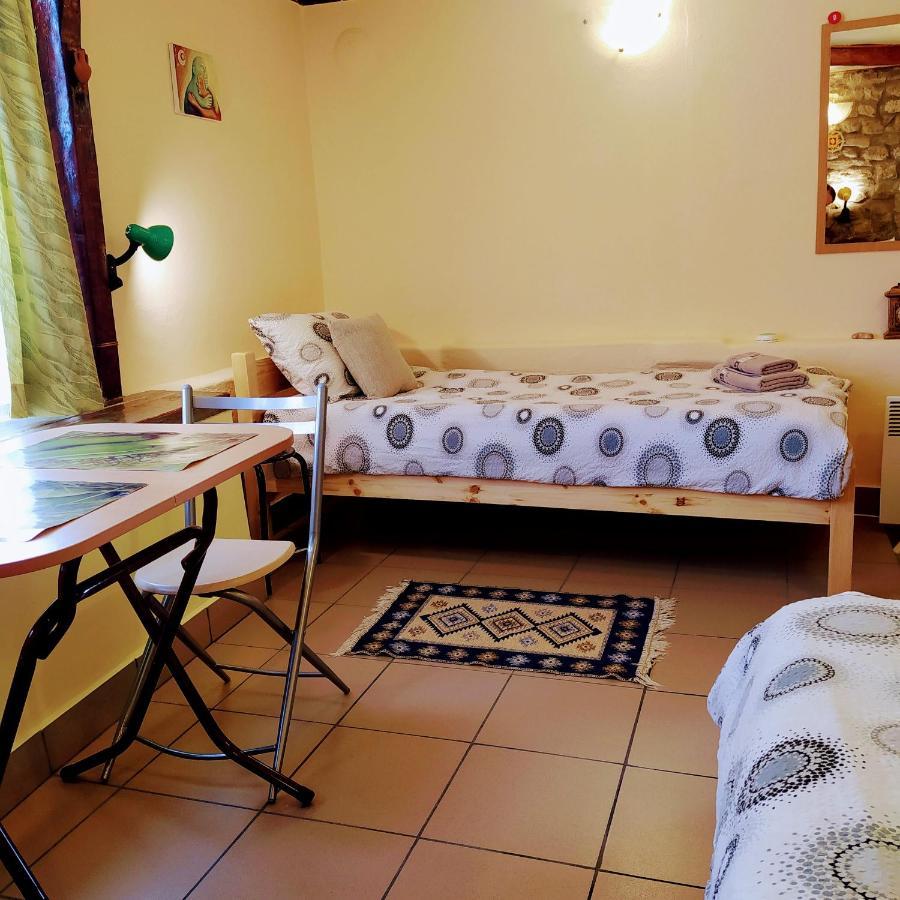 Authentic Guest Stay In The Heart Of Veliko Tarnovo Студио С Изглед Към Царевец Bagian luar foto